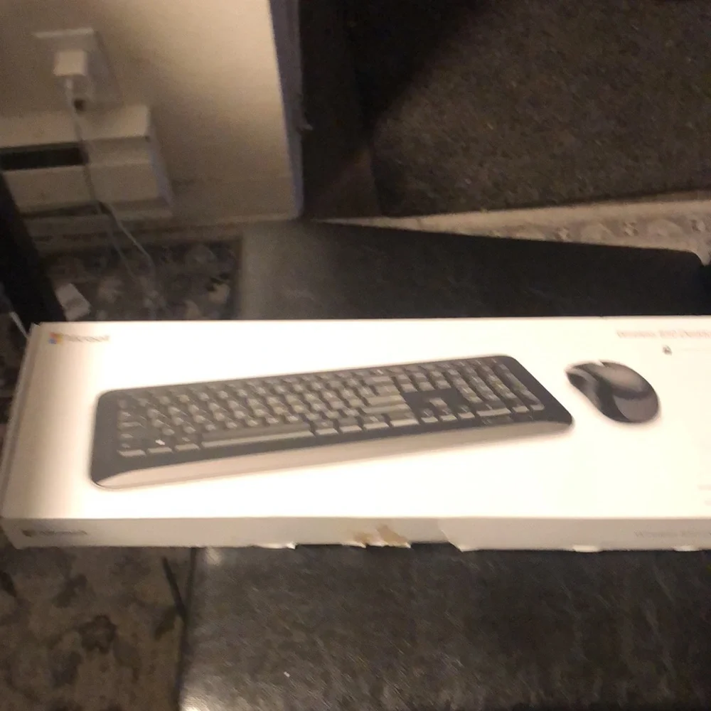 Microsoft Wireless Desktop 850 AES Black. Wireless Keyboard and Mouse Combo.